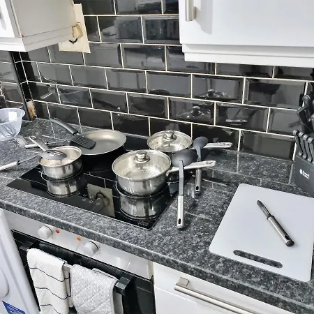 Holiday home *10or* Setup For Your Relaxed & Amazing + Free Parking + Free Fast Wifi * Leeds (West Yorkshire)