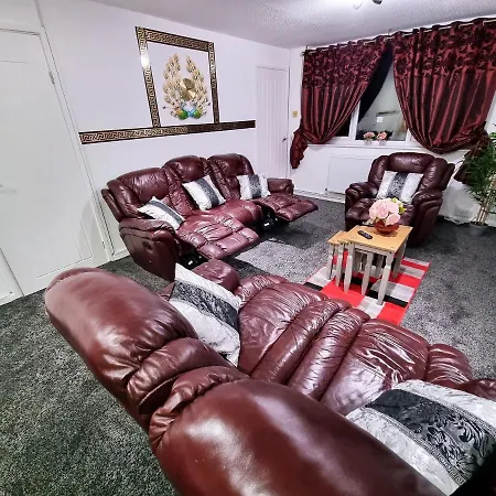 *10or* Setup For Your Relaxed & Amazing + Free Parking + Free Fast Wifi * * Leeds (West Yorkshire)