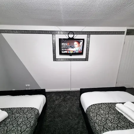 *10or* Setup For Your Relaxed & Amazing + Free Parking + Free Fast Wifi * Holiday home *