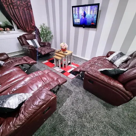 *10or* Setup For Your Relaxed & Amazing + Free Parking + Free Fast Wifi * Holiday home