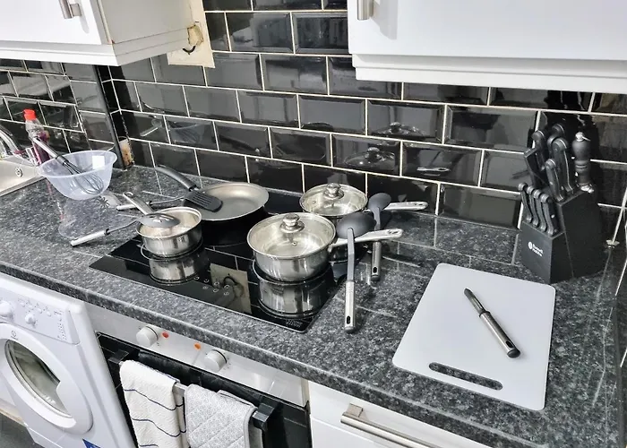 Holiday home *10or* Setup For Your Relaxed & Amazing + Free Parking + Free Fast Wifi * Leeds (West Yorkshire)