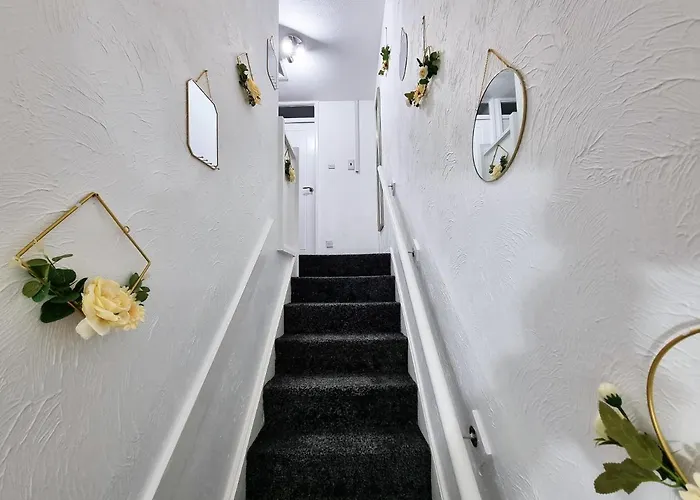 Holiday home *10or* Setup For Your Relaxed & Amazing + Free Parking + Free Fast Wifi * *