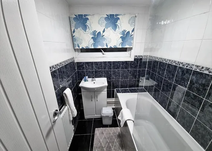 Holiday home *10or* Setup For Your Relaxed & Amazing + Free Parking + Free Fast Wifi * Leeds (West Yorkshire)