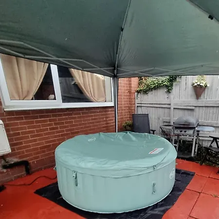 *10or* Setup For Your Relaxed & Amazing + Free Parking + Free Fast Wifi * Leeds