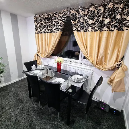 *10or* Setup For Your Relaxed & Amazing + Free Parking + Free Fast Wifi * Будинок відпочинку