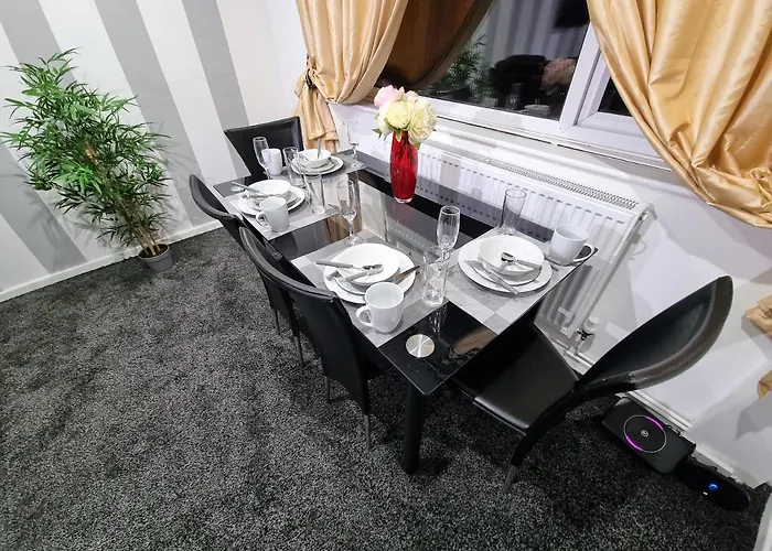 펜션 *10or* Setup For Your Relaxed & Amazing + Free Parking + Free Fast Wifi * 리즈